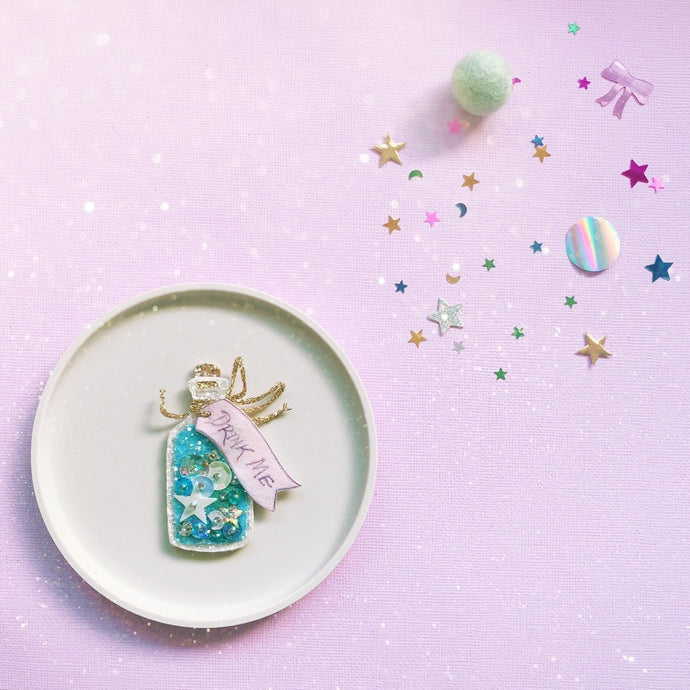 Alice in Wonderland Inspired 'Drink Me' Bottle Hair Clip - Little Magic Pieces